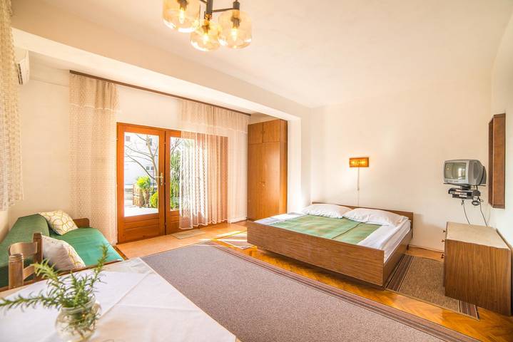 Ferienwohnung für 3 Personen, mit Balkon/Terrasse in Selce - 4