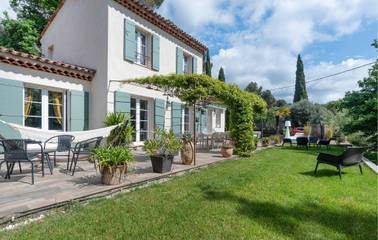 Gîte pour 6 personnes, avec jardin et terrasse à Cabris