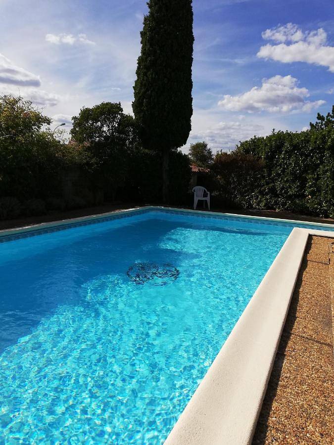 Maison d’hôte pour 2 personnes, avec jardin ainsi que piscine et vue à Villalier