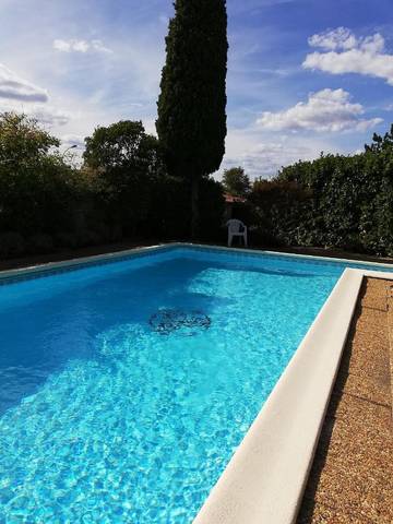Maison d’hôte pour 2 personnes, avec vue ainsi que piscine et jardin à Villalier