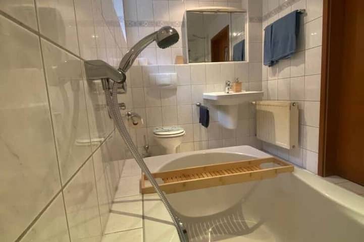 Ferienwohnung für 6 Personen, mit Terrasse in Schmalkalden - 4