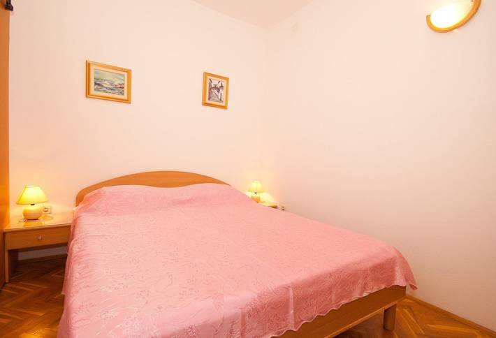 Appartement entier, Appartement de vacances pour 2 personnes avec terrasse in Baška, Krk