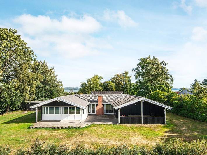 Ferienhaus für 10 Personen, mit Garten und Pool sowie Sauna in Mørkholt