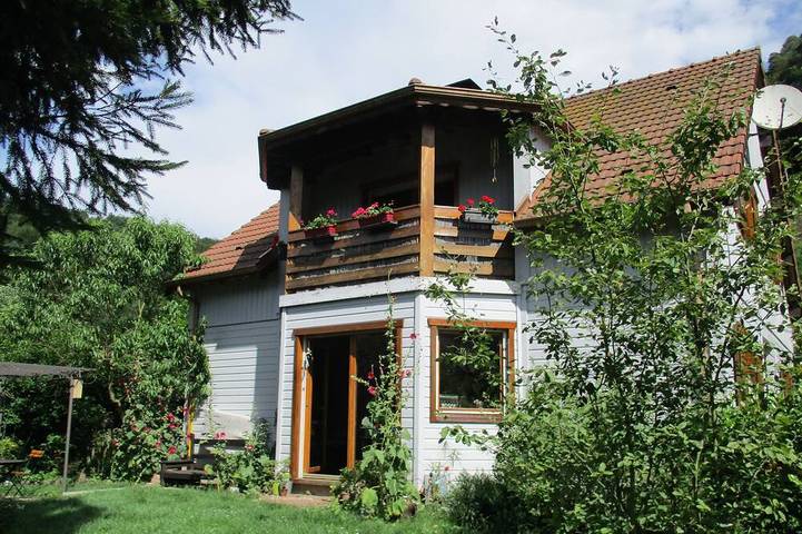 Gîte pour 4 personnes, avec jardin et balcon à Lutzelbourg
