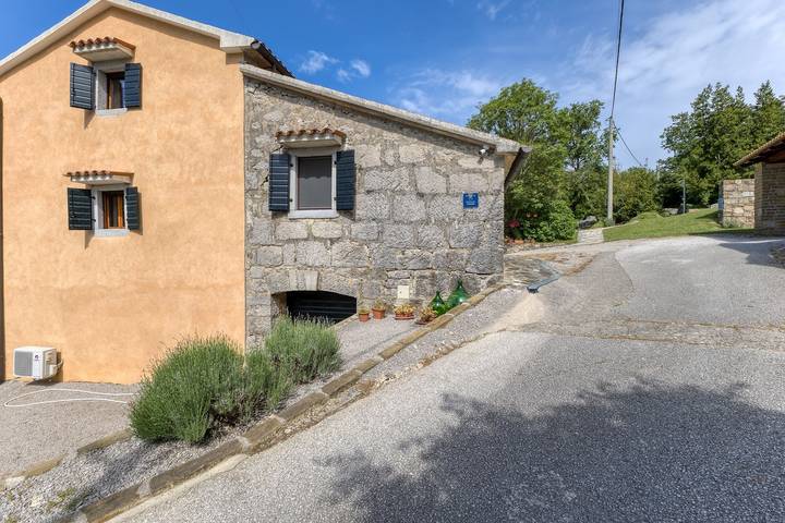 Location de vacances pour 7 personnes, avec jardin et piscine, animaux acceptés à Buzet - 3
