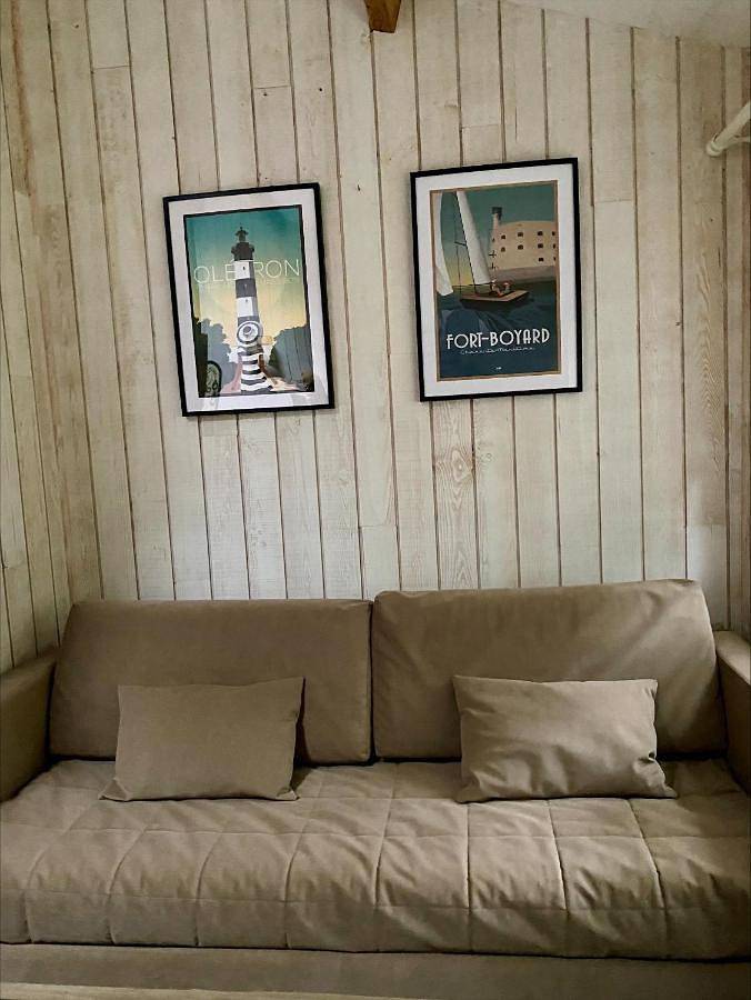 Location de vacances pour 2 personnes, avec vue ainsi que terrasse et jardin, animaux acceptés dans Petite Plage Saint Trojan Les Bains - 2