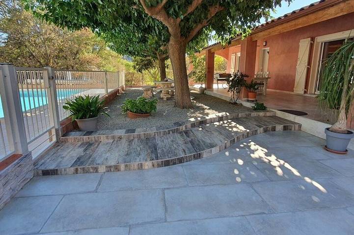Location de vacances pour 8 personnes, avec Terrasse et Jardin à Bosc