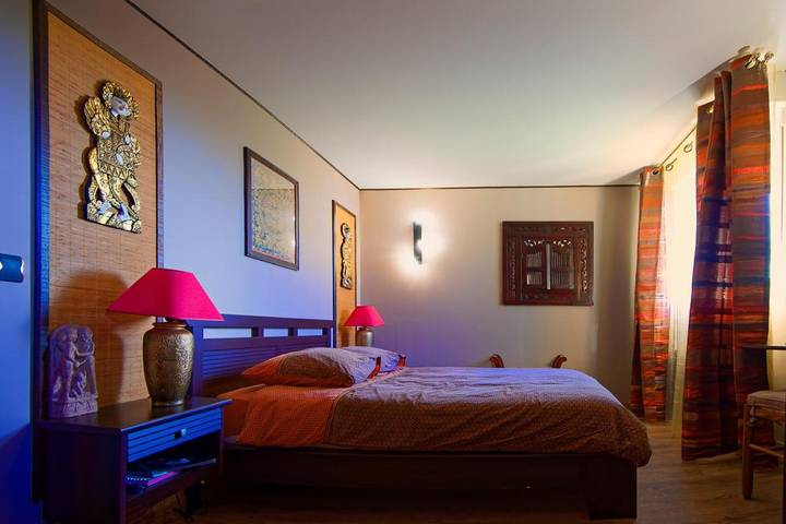 Chambre d’hôte pour 2 personnes, avec Terrasse ainsi que Jardin et Piscine