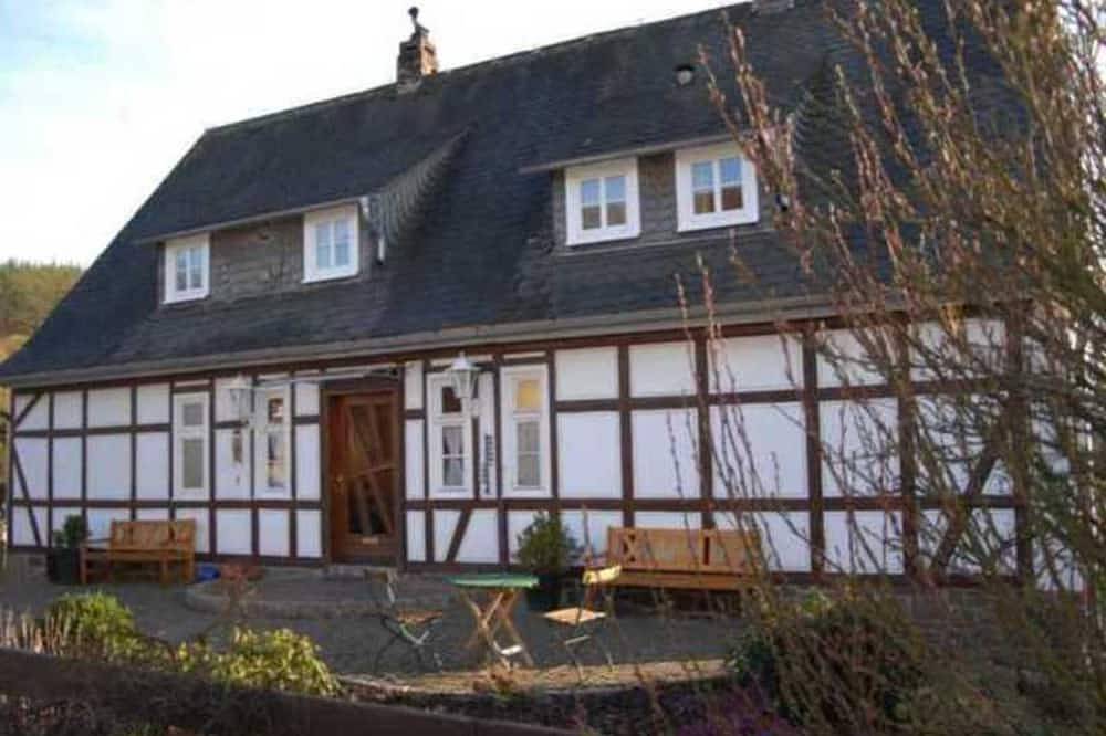 Ganze Wohnung, Zimmer 1 - Haus am Wald in Lichtenfels, Waldecker Land