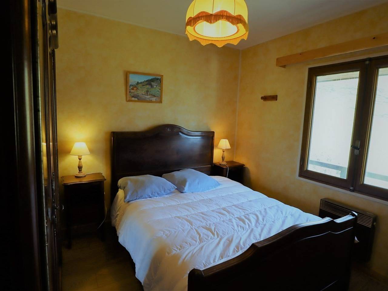 Chalet for 6-8 people with fireplace, south-facing and garage, 5 min from center in Arêches, Beaufort (Rhône-Alpes)
