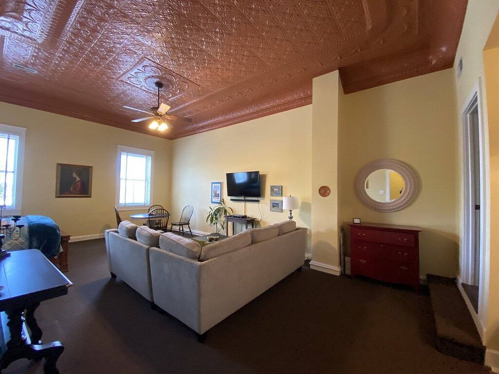 Ganze Wohnung, Stay in Crozet Train Suite in Downtown Crozet in Crozet, Albemarle County