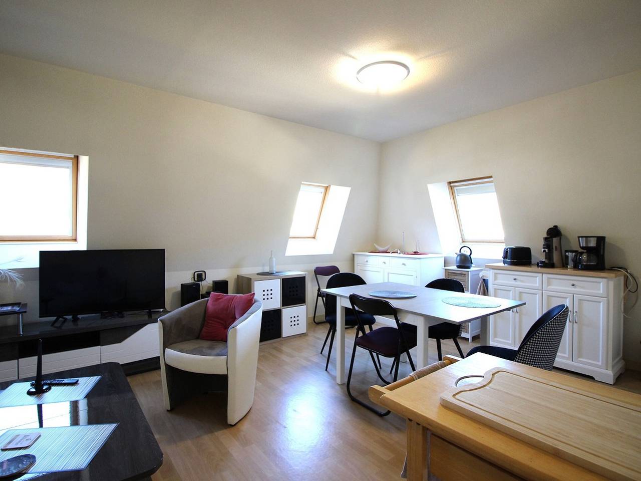 Appartement entier, Appartement T2 au centre avec vue, animaux admis, parking in La Bourboule, Parc naturel régional des Volcans d'Auvergne