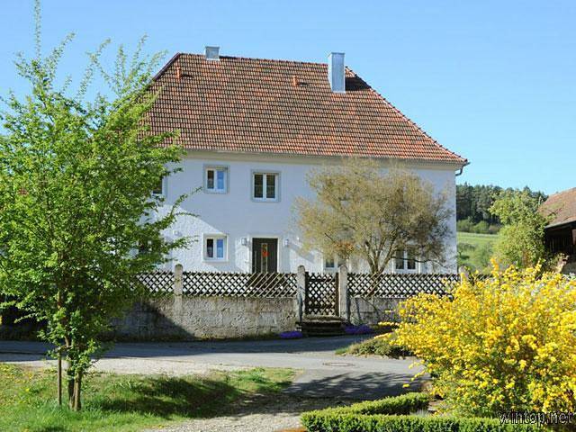 Ferienwohnung für 5 Personen, mit Balkon und Balkon/Terrasse sowie Terrasse und Garten in Weismain