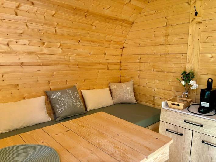 Camping pour 2 personnes, avec jardin ainsi que vue et terrasse dans Saône-et-Loire - 4