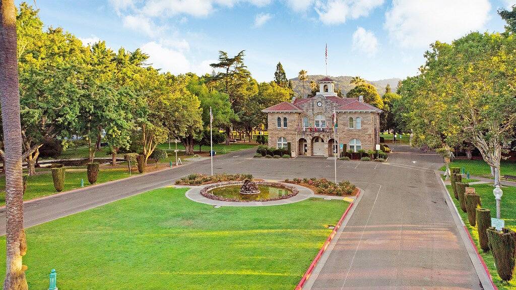 Die Sonoma Bungalows Studio Suite 6 liegt nur wenige Schritte vom historischen Sonoma Plaza entfernt in Sonoma, California North Coast