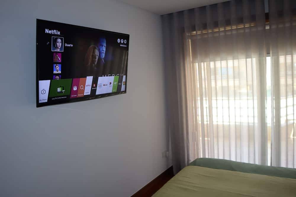 Apartamento entero, Pool and sea view accommodation 50 m sea in Furadouro, Ovar