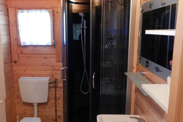 Gemütliches Ferienhaus für bis zu 6 Personen in direkter Wasserlage in Priborn, Müritz