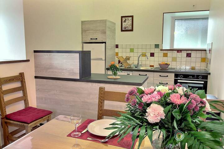 Gîte pour 5 personnes, avec jardin à Plougrescant - 4