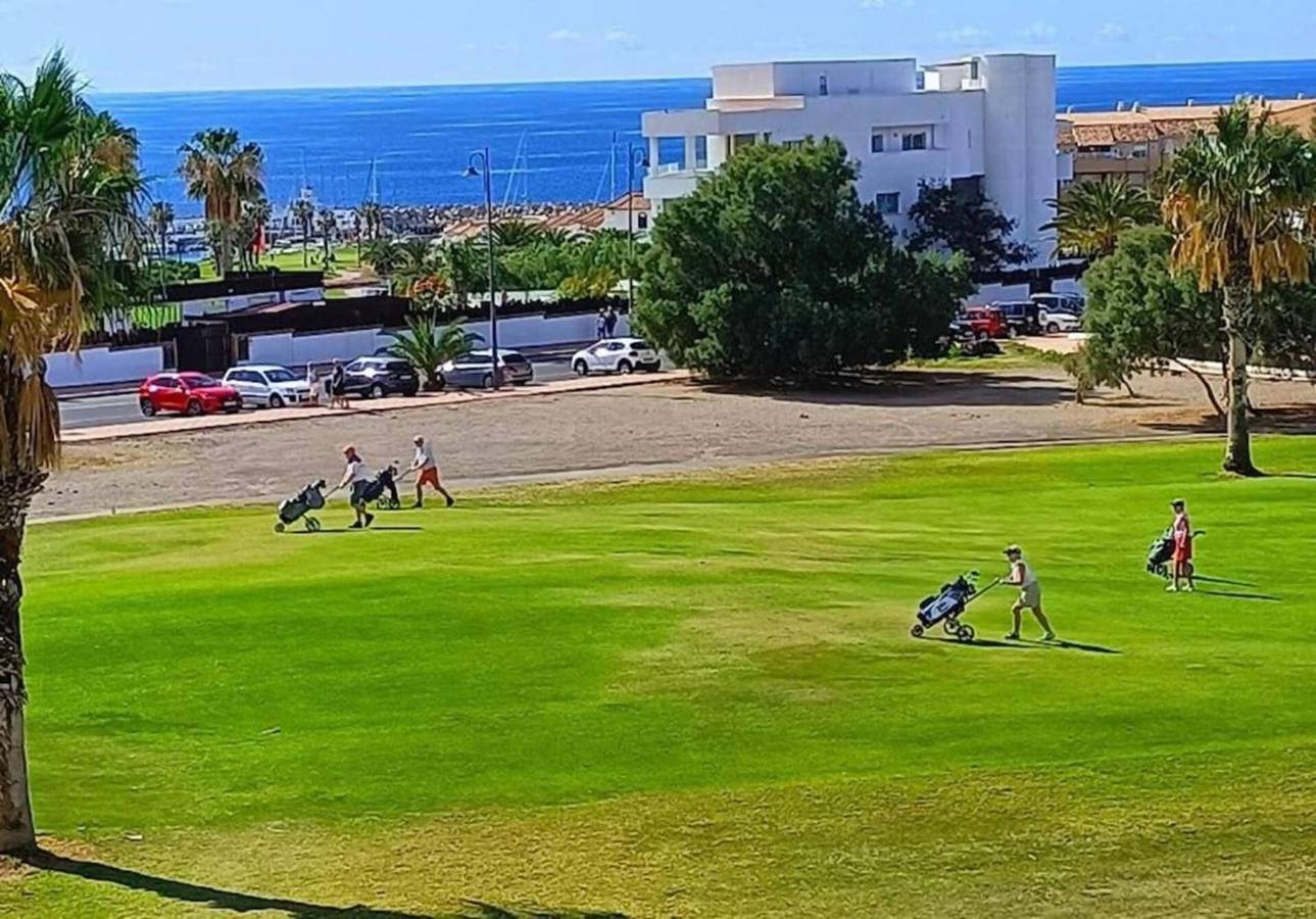 Villa de vacances « Laurisilva Spacieuse » avec vue sur mer, Wi-Fi et climatisation in Las Adelfas, Amarilla Golf