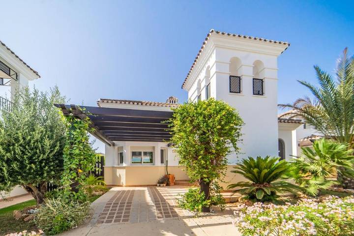 Chalet para 4 personas, con terraza además de piscina y jardín en Campo de Cartagena - 4