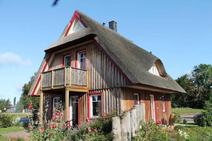 Ferienhaus für 4 Personen, mit Garten und Balkon in Wieck am Darß - 2