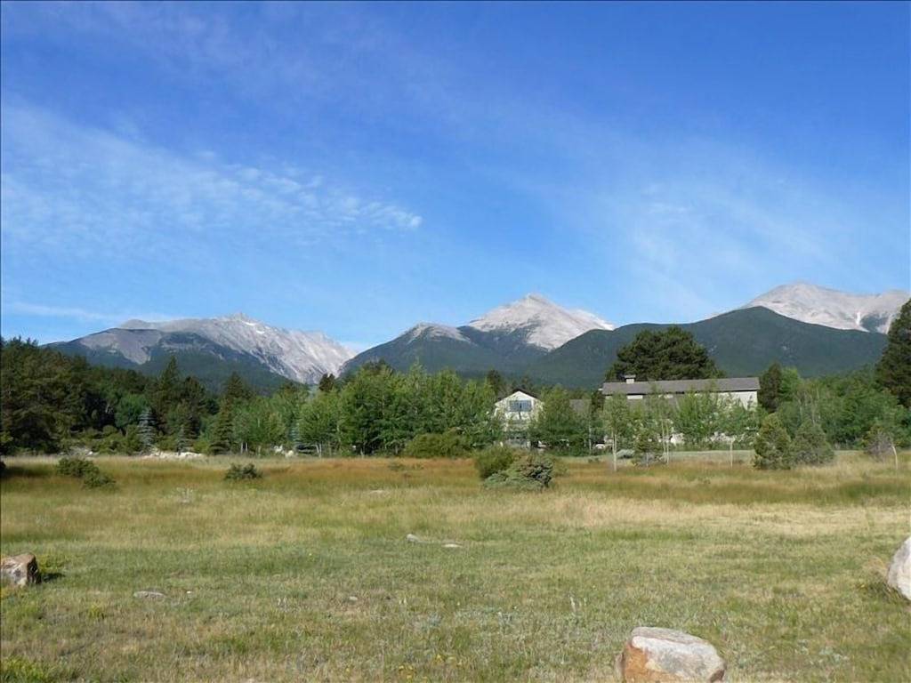 Hütte am Creek mit Blick auf die Berge! Winter oder Sommer, perfekt für Familienausflüge! in Chaffee County