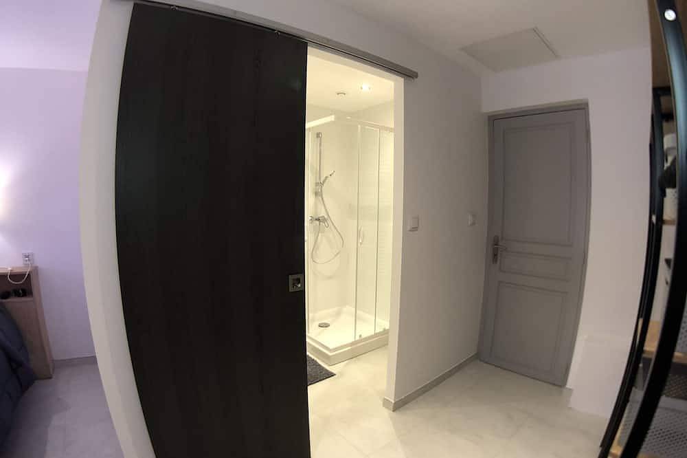 Entire apartment, Alba' Superb 4* single storey 120m² apartment in Puget-sur-Argens, Draguignan region