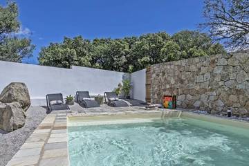 Villa pour 6 personnes, avec jardin et piscine à Monticello
