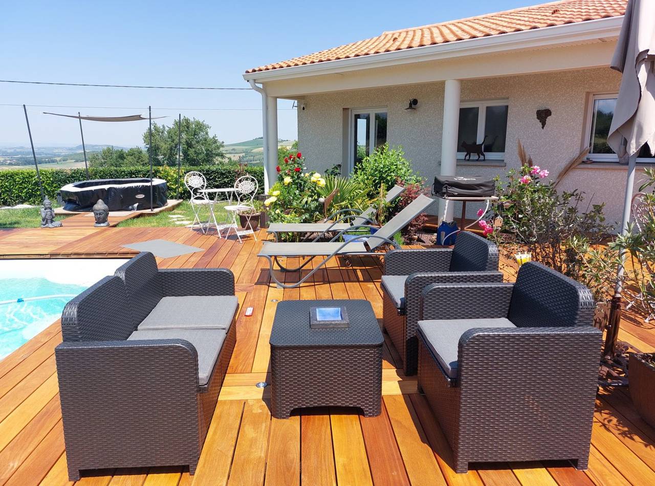 La Clef des Anges : 2 chambres climatisées, piscine & Spa - Chambre Romantique in Égliseneuve-près-Billom, Parc Naturel Régional Livradois-Forez