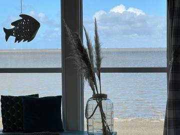 Vacation Rental for 4 Guests in Lake Ijssel, North Holland, Picture 2