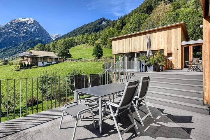 Chalet pour 12 personnes, avec jardin et balcon dans Brandnertal