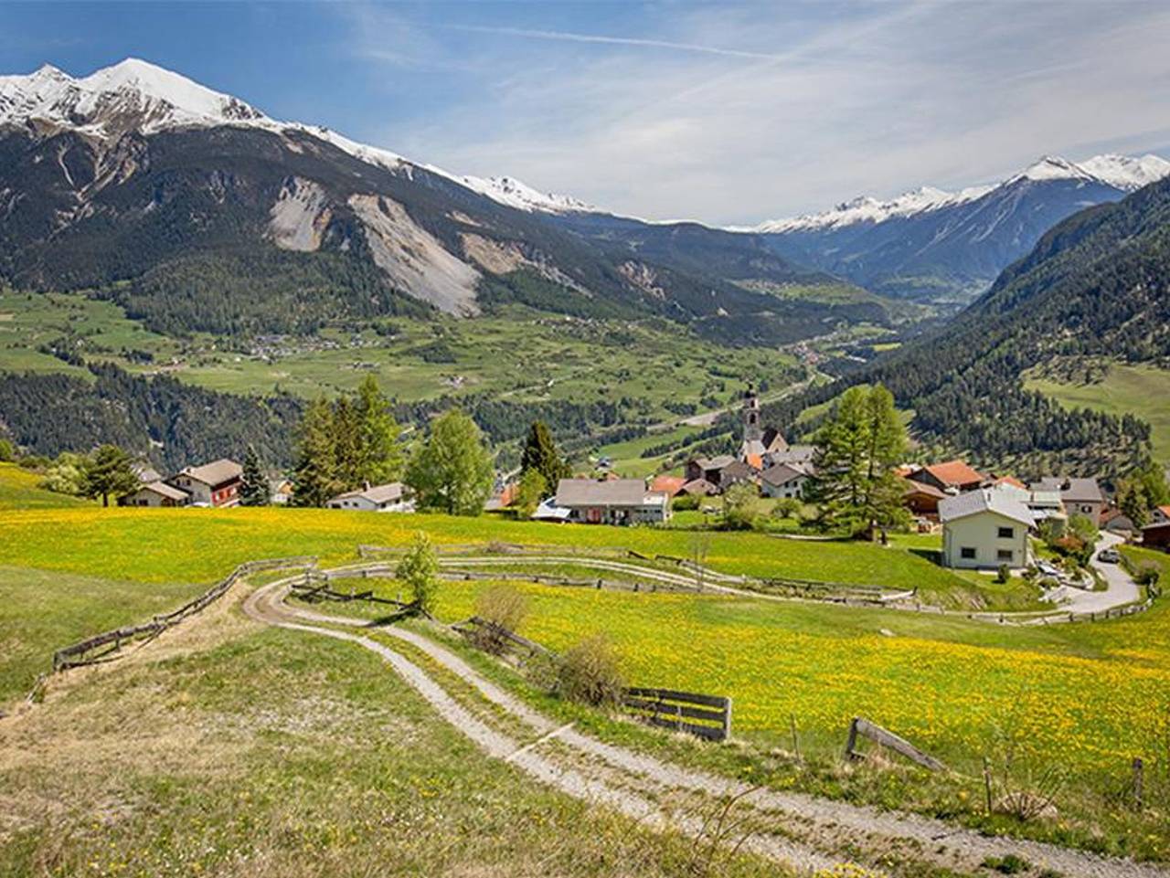 Ganze Ferienwohnung, Tgesa Munts 2 Eg - 4 Zimmerwohnung - 7 Betten in Mon (Albula), Albula (Graubünden)