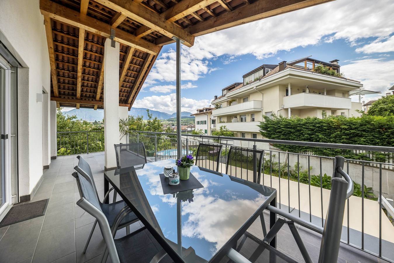 Ganze Wohnung, Ferienwohnung 'Angerblick' mit Bergblick, privater Terrasse und Wlan - Urlaub auf dem Bauernhof in St. Michael, Eppan an der Weinstraße