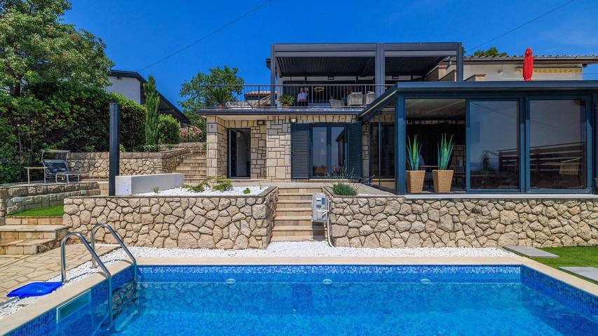 Ferienhaus für 8 Personen, mit Pool und Garten in Crikvenica