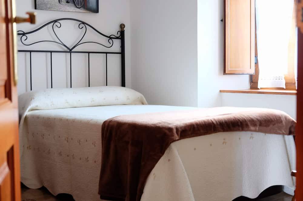 Casa El Tan (4 people) in Cudillero, Costa Verde (Spain)