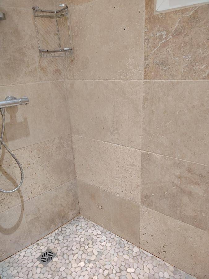 Location de vacances pour 2 personnes, avec vue ainsi que piscine et jardin à Mazan - 3