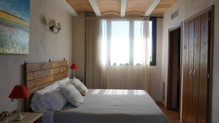 Maison d’hôte pour 2 personnes, avec vue ainsi que jardin et piscine, adapté aux familles à Torroella de Montgrí - 3