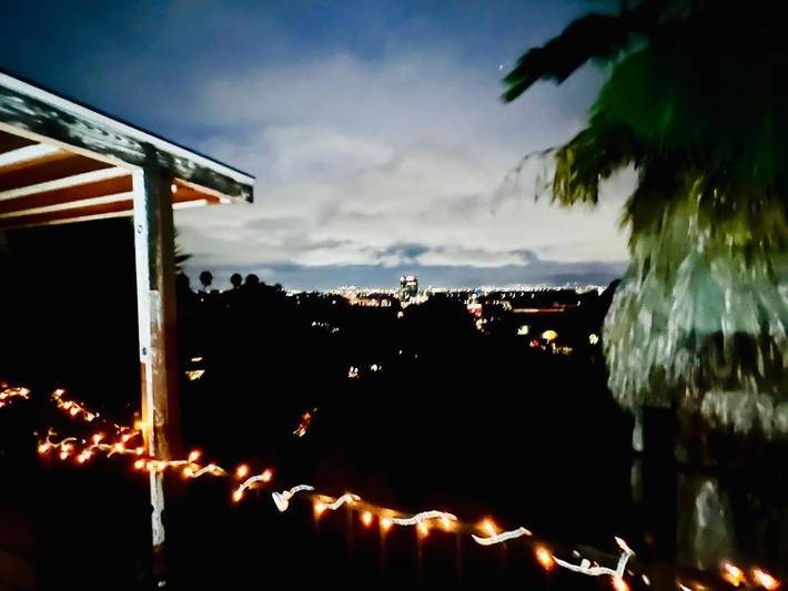 Casa de huéspuedes para 2 personas, con balcón además de piscina y vistas en Los Angeles