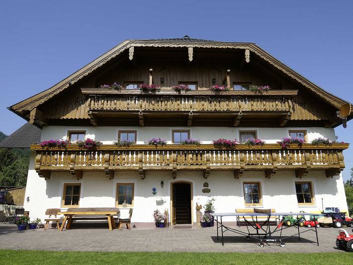Ferienhaus für 4 Personen, mit Balkon und Garten sowie Seeblick in Strobl