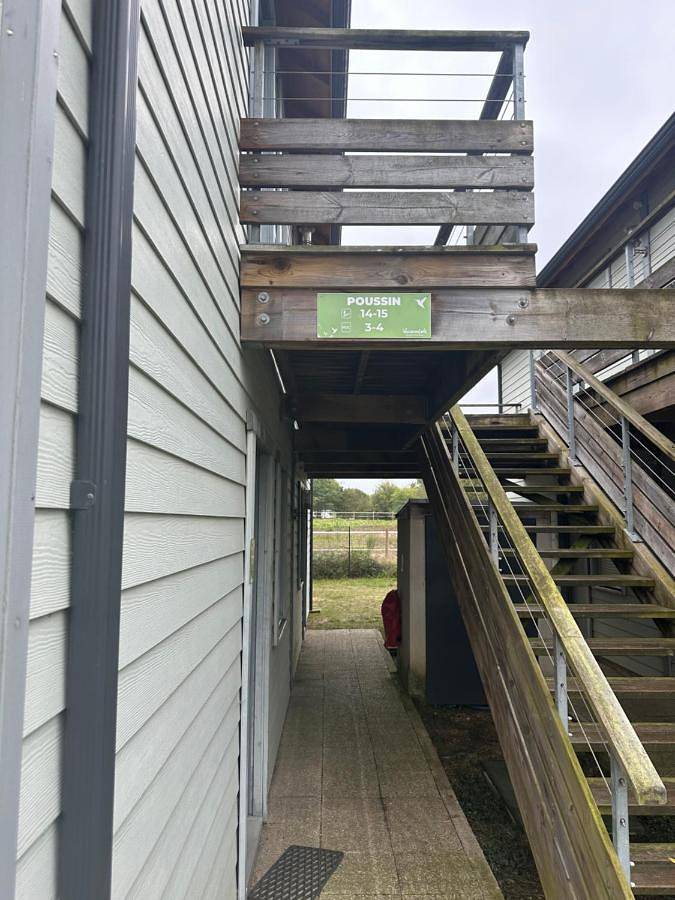 Gîte pour 4 personnes, avec vue ainsi que terrasse et piscine, animaux acceptés à Chaveignes - 4