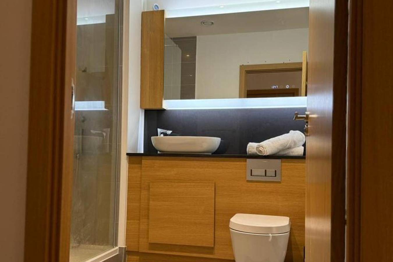 Ganze Ferienwohnung, 2-bed - 2-Bath - Sleeps 4 - Free Parking in Dartford, Kent