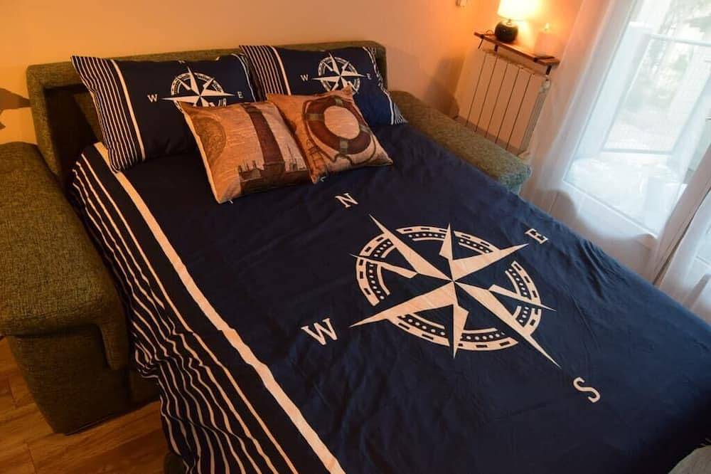 Entire apartment, L' Escale, appartement climatisé à 50 mètres de la plage avec Wifi et Box Tv in Fos-sur-Mer, Istres region