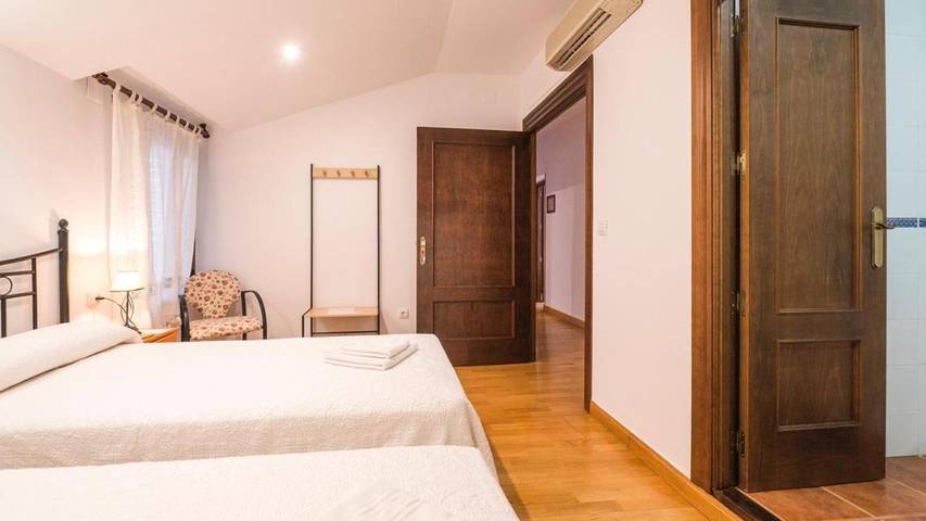 Casa rural para 2 personas, con jardín, Se admiten mascotas en La Puebla de Montalbán - 2