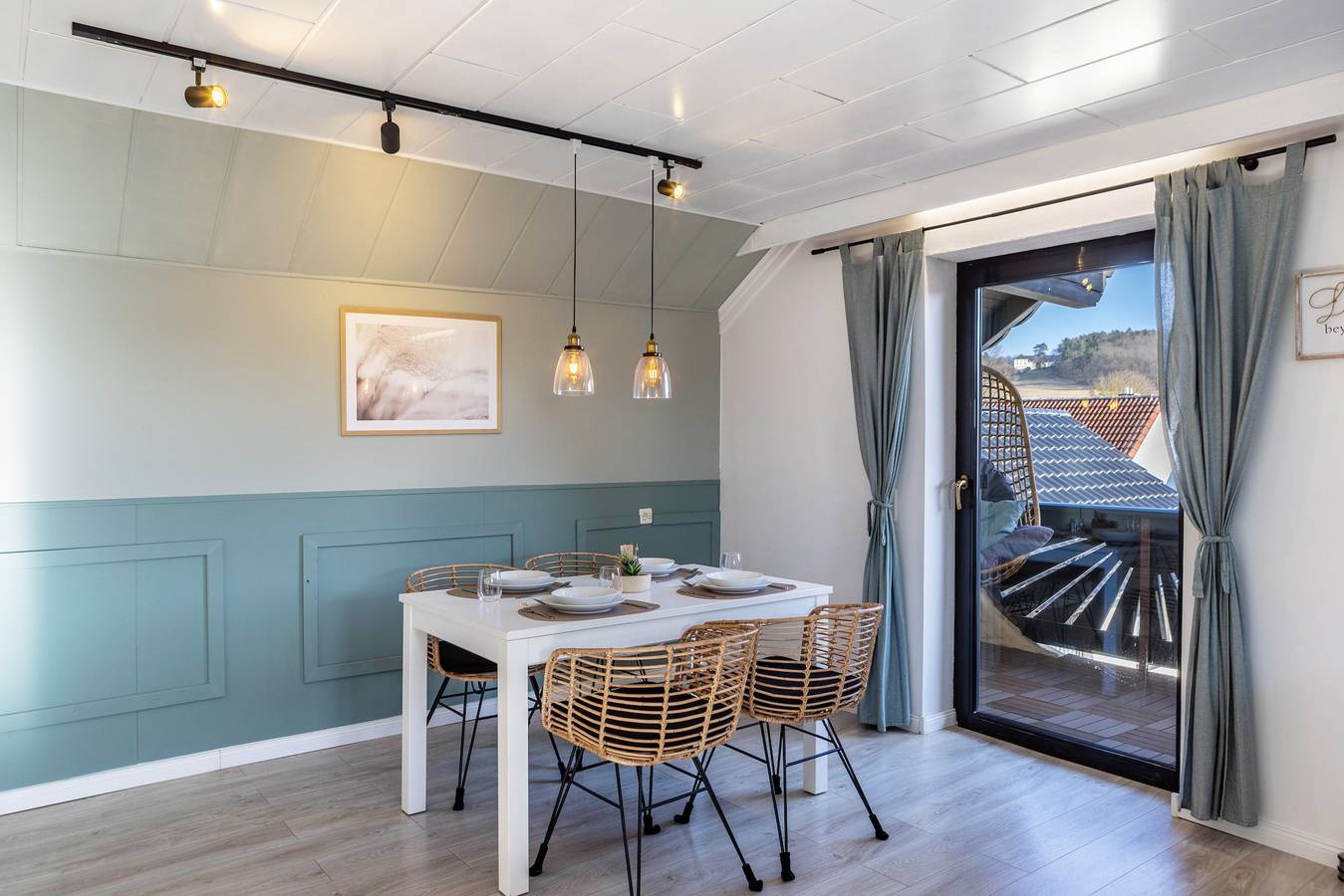 Entire apartment, Apartment 'Ferienwohnung Brehm' with Mountain View, Balcony and Wi-Fi in Bad Staffelstein, Oberes Maintal - Coburger Land