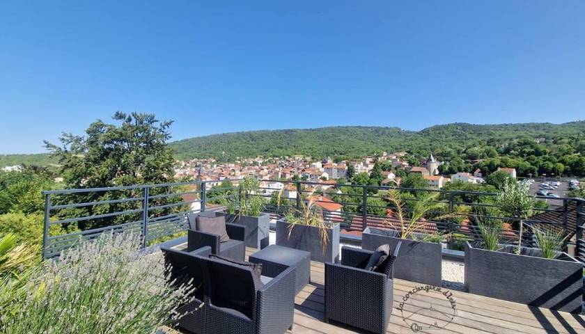 Location de vacances pour 8 personnes, avec Terrasse à Romagnat