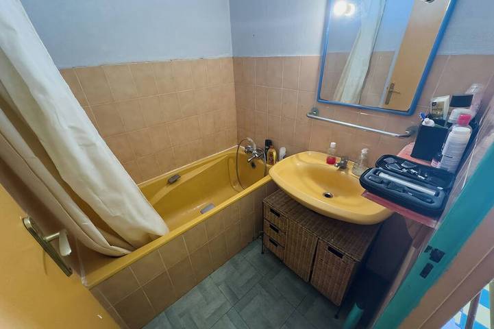 Entire apartment, Private King Room 5 min Metro Paris/Orly in Villejuif, Val-de-Marne