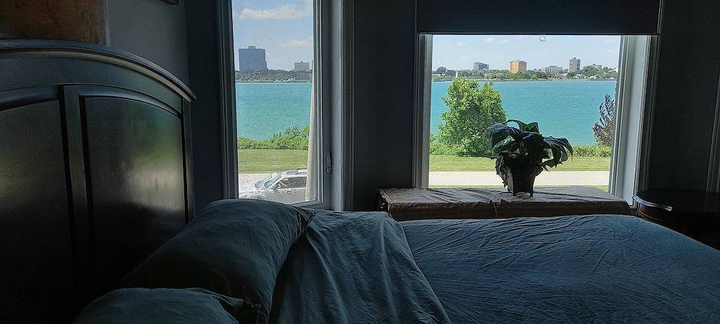 Bed And Breakfast for 3 Guests in Windsor (Ontario), Ontario