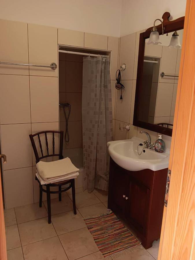 Maison d’hôte pour 4 personnes, avec Balcon et Terrasse ainsi que Jardin et Vue dans Hvar - 3