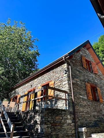 Maison de campagne pour 8 personnes, avec jardin ainsi que vue et balcon à Viscos