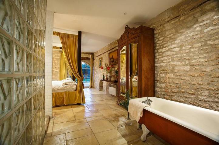 Location de vacances pour 35 personnes, avec vue ainsi que jardin et piscine à Cazoulès - 3